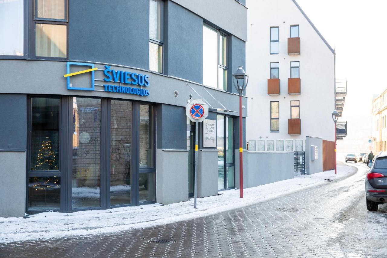 Luxurious Blue&Yellow Apartment In Kaunas Center Exterior photo