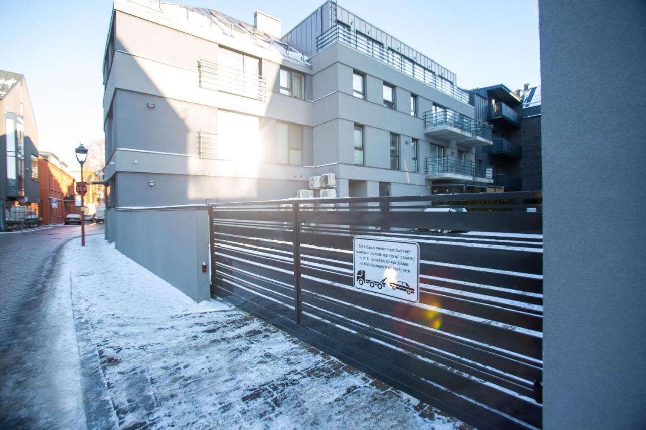 Luxurious Blue&Yellow Apartment In Kaunas Center Exterior photo